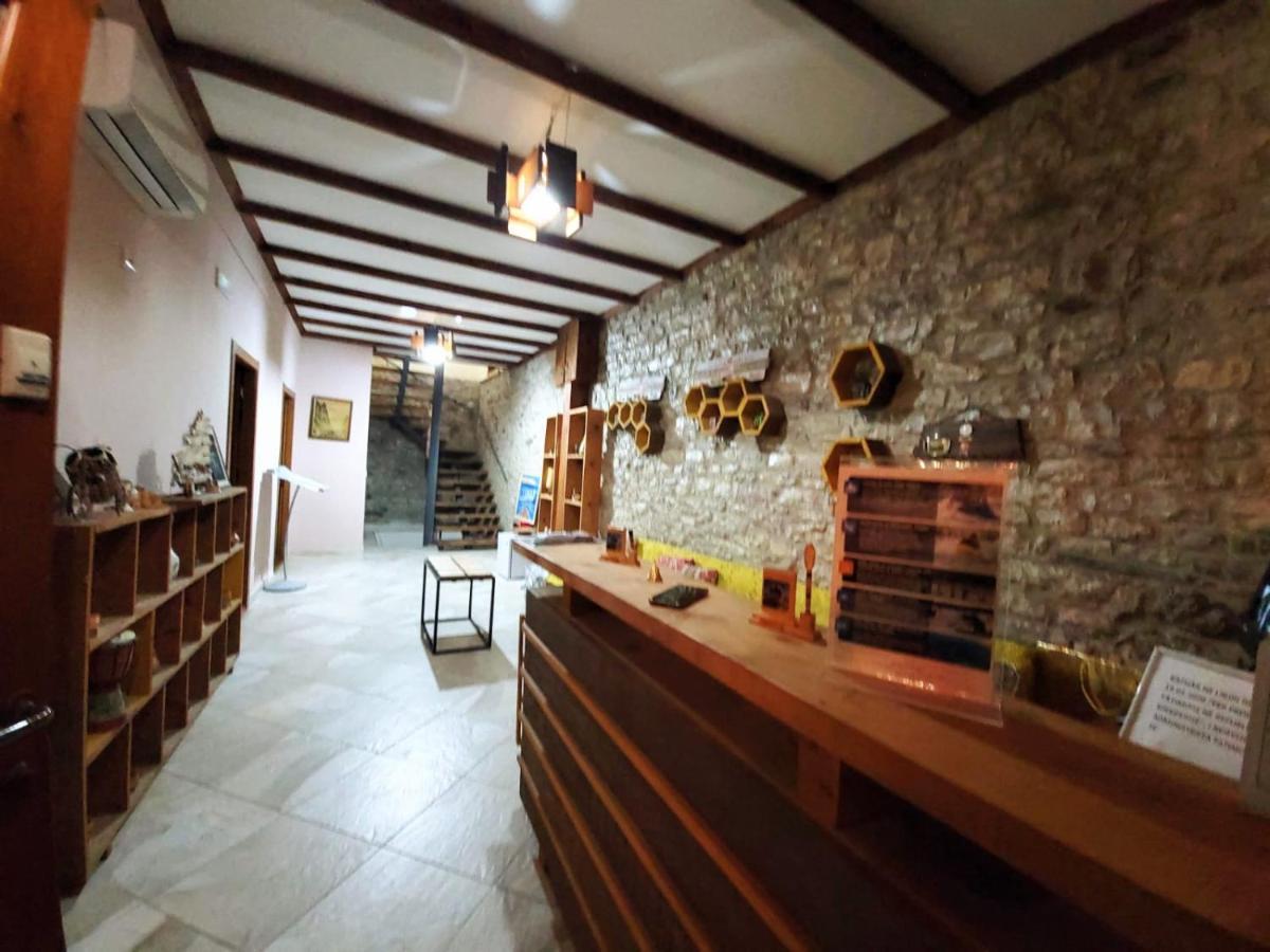 Hostel And Hani I Fisnikut Gjirokaster
