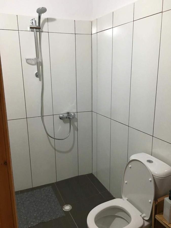 And Hani I Fisnikut Hostel *