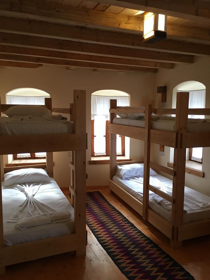 And Hani I Fisnikut Hostel