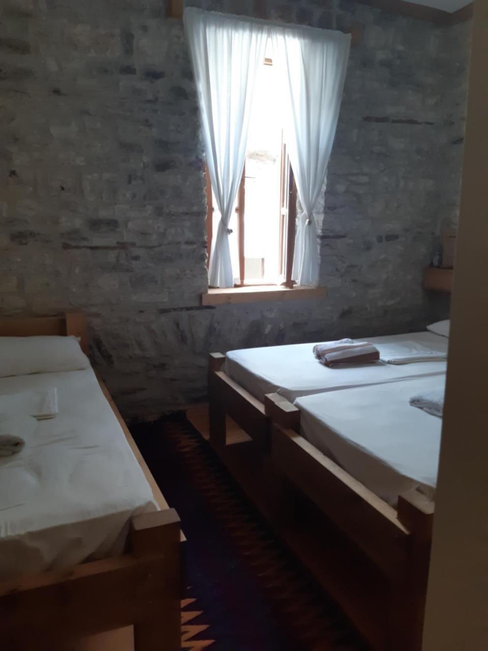 And Hani I Fisnikut * Gjirokaster